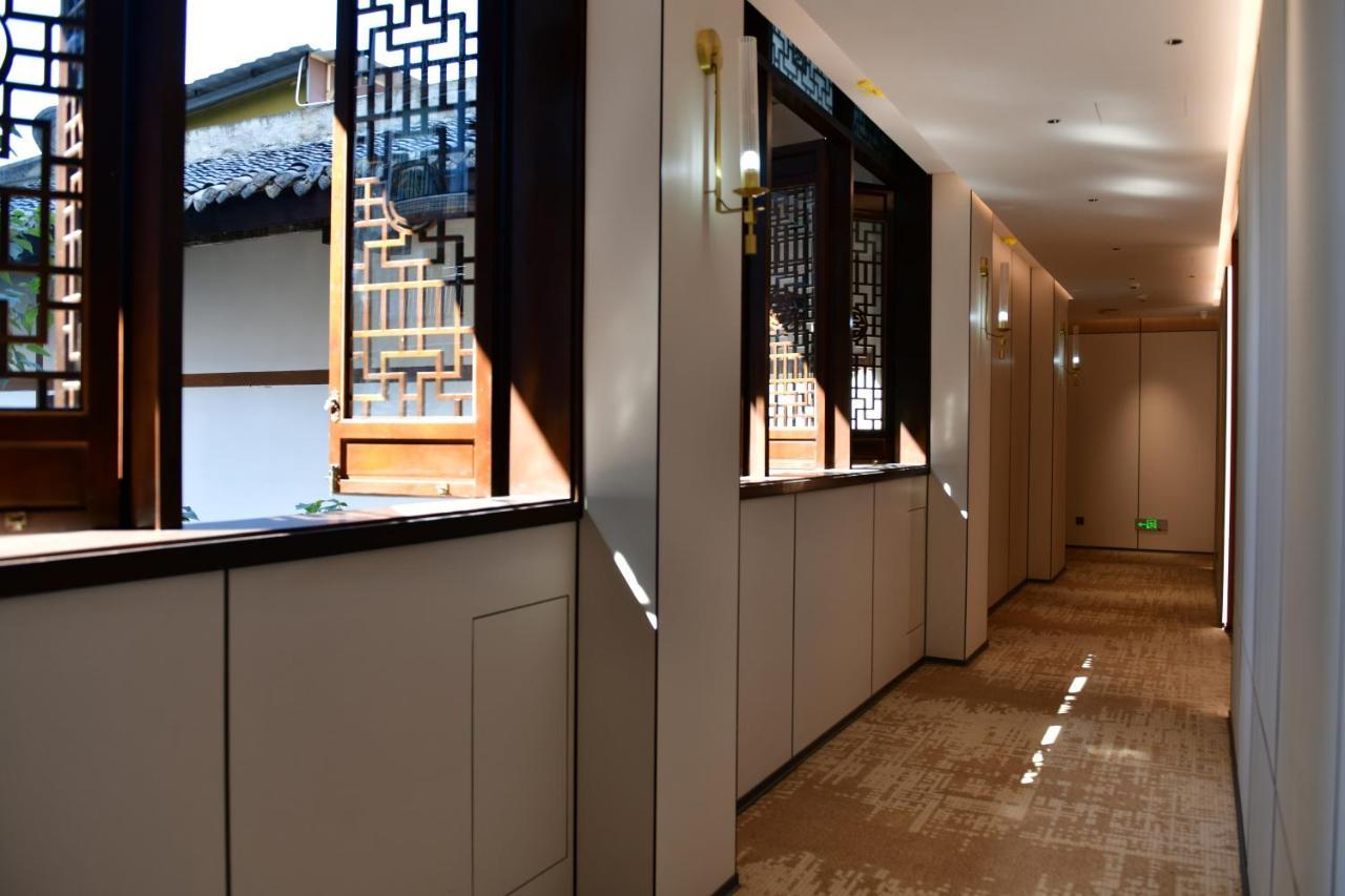 Xishu Garden Inn - Travel Agency Service - Car Rent Service - English Speaking เฉิงตู ภายนอก รูปภาพ